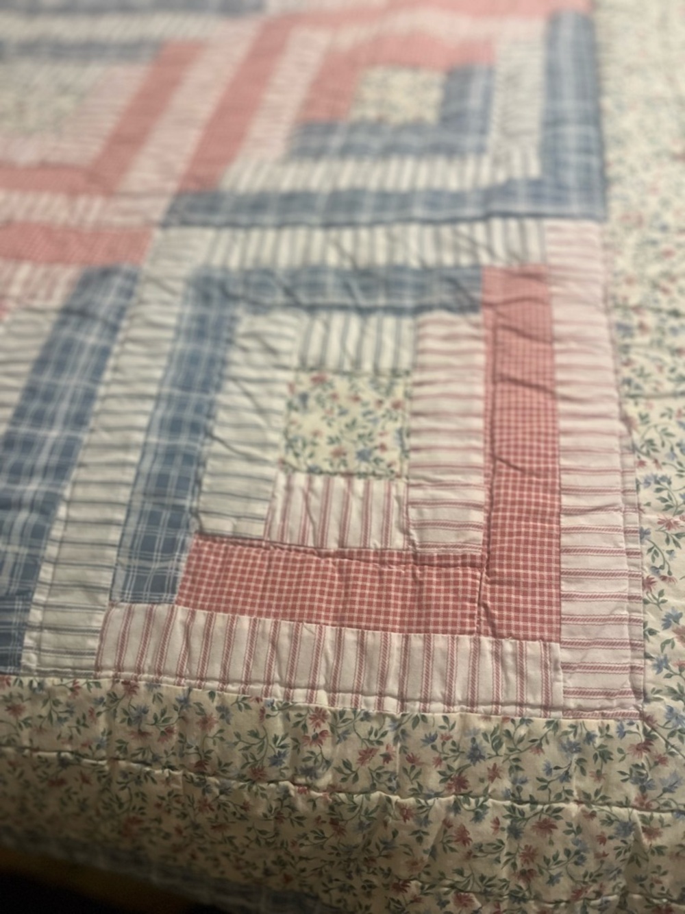 Vintage Floral Log Cabin Quilt - Blue & Pink - Picture 5 of 12